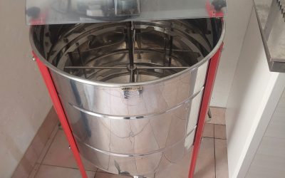 Extracteur radial motorisé 12 cadres – Dadant / Suisse – Excellent état